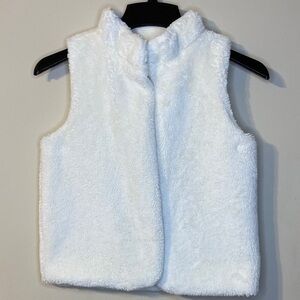 Epic Threads Ivory Fuzzy Sleeveless Vest Size L